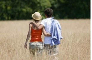 相爱相杀的油耳屎和腋臭，你知道多少？